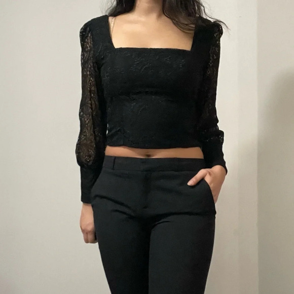 🖤 Dynamite Lace Sleeved Crop  Top! Woman’s Size Small 🖤 - Picture 1 of 14